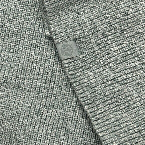 Lululemon Sweater sz Large - Picture 3 of 3